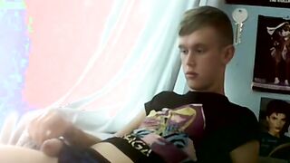 OURBOYFRIENDS - Young amateur Austin Ellis masturbates in homemade video