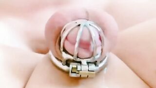 Sissygasm - cuming in chastity