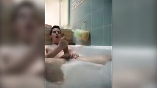 Twink's Solo Bathtub Adventure