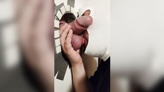 Glory Hole Amateur Takes on a Big Cock5555