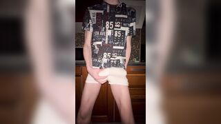 Lad pulls off his Underpants and Milks Off his Big 23 cm Bone