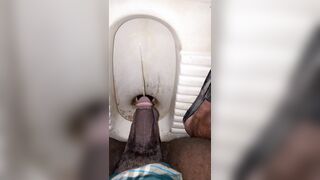 peeing regular black chisel