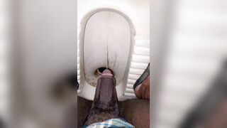 peeing regular black chisel