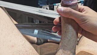 Young amateur weenie strokes off to ejaculation