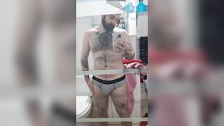 Unshaved teddy demonstrates off his XXL stiffy and drains