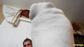 MANPUPPY - DILF Richard Lennox Showcase Off His Naked Soles