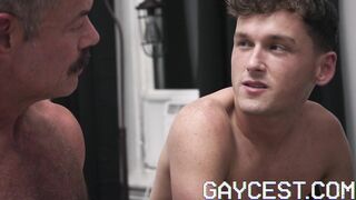 GAYCEST - Hunter Graham gives up his culo to dream dom Reece Scott