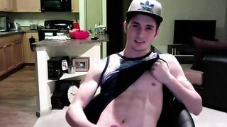 Twink Jerks Off on Webcam in His Apartment