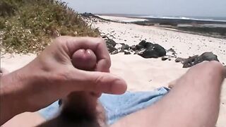 Beach Handjob Leads to Masturbation and a Nice Load7777