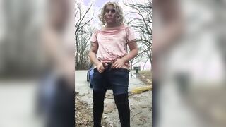 Outdoor Handjob by a Crossdressing Amateur