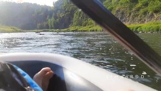 Hetero dude blows a load strongly while rafting down the sea