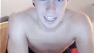 Twink's Delicious Butt on Webcam77