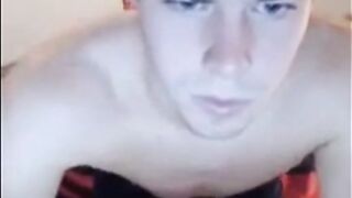 Twink's Delicious Butt on Webcam77