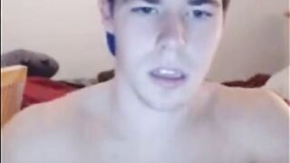 Twink's Delicious Butt on Webcam77