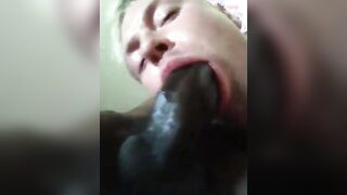 Amateur White Guy Sucks a Big Black Cock5555