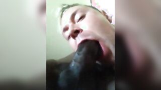 Amateur White Guy Sucks a Big Black Cock5555