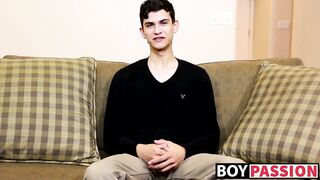 Twink is impossible to stop from jerking off after interview