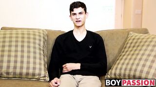 Twink is impossible to stop from jerking off after interview