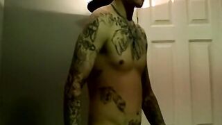 Tattooed amateur sucked skillfully by mature cum loving gay