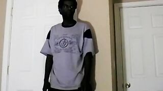 Black amateur masturbates his BBC solo and cums