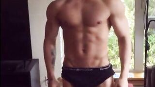 Muscle Hunks: Eddyfitt's Sexy Twink Showoff