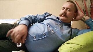 Fat Bear Daddy Amateur Handjob