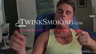 Attractive Felix Warner cant solo chainsmoking and cock stroking in the living room