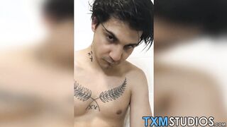 Young amateur twink Flecos Cayden jerks off after showering