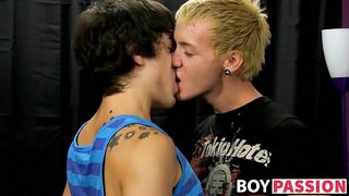 Passionate twinks Chris Jett and Tristan Tyler fuck raw