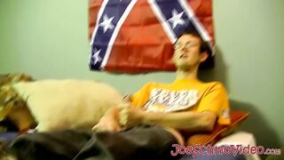 White trash amateurs wank and have a dick sucking party