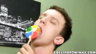 LOLLIPOP TWINKS - Jordan Ashton licks lollipop while riding Preston Andrews