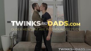 Bearded daddy Erik Lenn seduces his young lover Peter Lipnik into raw breeding