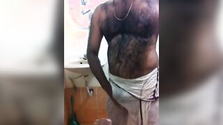 Big-Cock Indian Daddy Showers His Huge Man Meat4444