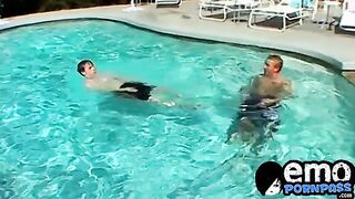 Young emo homosexuals fuck ass in poolside threeway