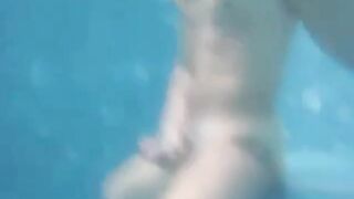 Str8 underwater and cum