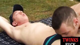 BAREBACK TWINKZ - Slim bottom enjoys oral before breeded in outdoor couple