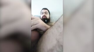 bearded guy cums in his beard123