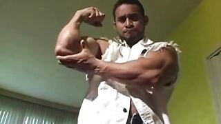 Str8 bodybuilder flexing nude22