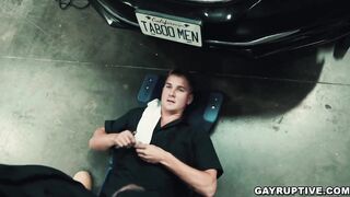 Car mechanic Brandon Anderson anal fucked (Roman Todd)