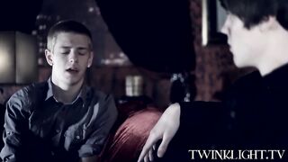 TWINKLIGHT - Kyle Richerds booty breeds young vampire Elijah White after DT