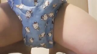 Messing my diaper in a Onsie (Little butt)