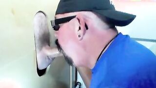 Dude getting a blowjob from an expert sucker in a gloryhole