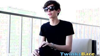 Horny hung twink Dakota White is back for more barebacking