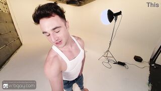 VRB Bumder Muscle model Michael Boston wants to poke fresh cameraman VR Pornography