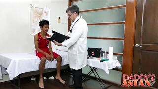 Doctor Daddy measures twink patients ass with his cock