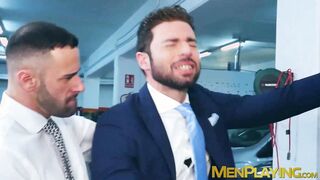 Horny businessman Dario Beck penetrated by Gustavo Cruz