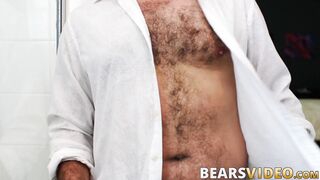 Hottest bear Luis Vega destroys daddys ass bareback