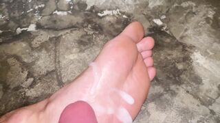 Teenager stud pops on own soles