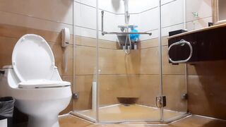 A Asian motel maid installed a camera in the douche of a Russian businessman