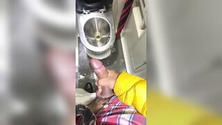 Insatiable uncircumcised fapping and nutting on public instruct